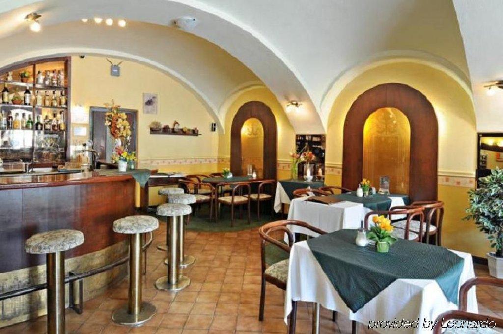 Hotel Barbakan 레보카 레스토랑 사진